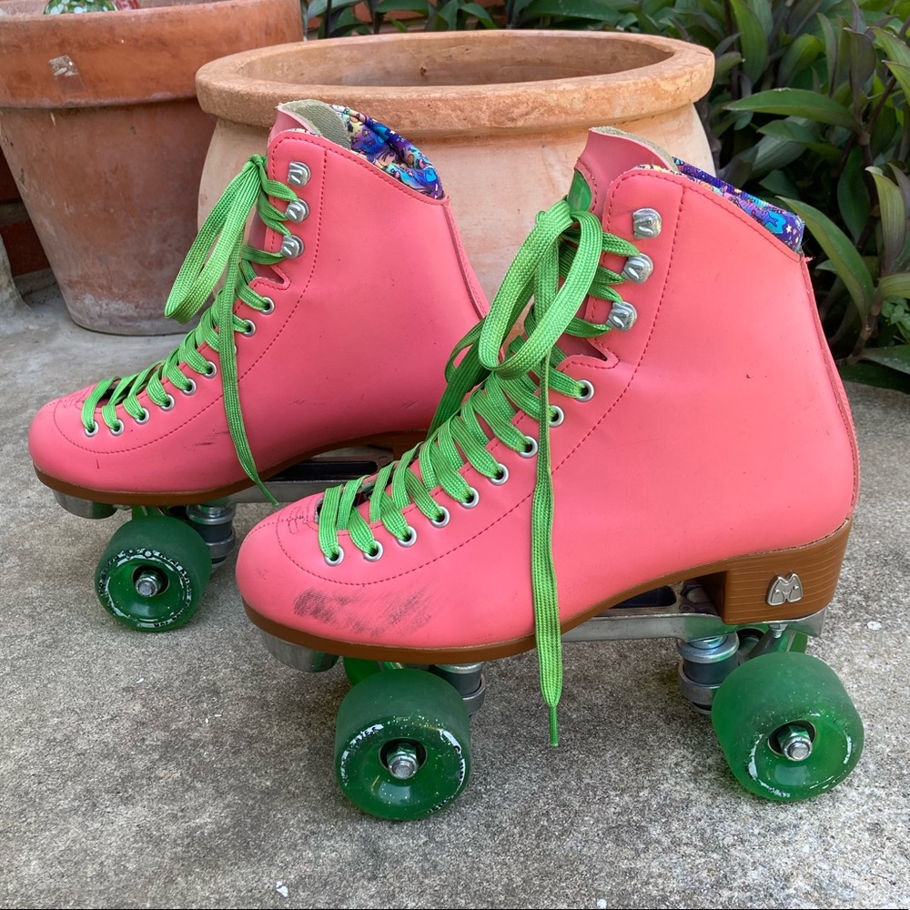 Moxi Beach Bunny Skates